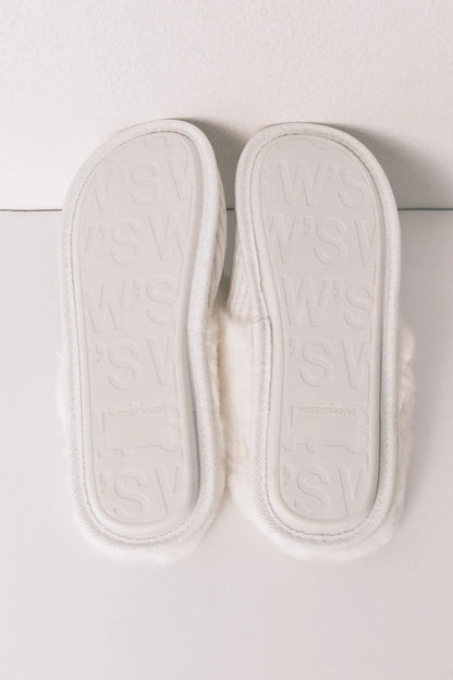 Women Secret_Ivory_White Lurex Fur Ribbed Slippers_4992574_96_04