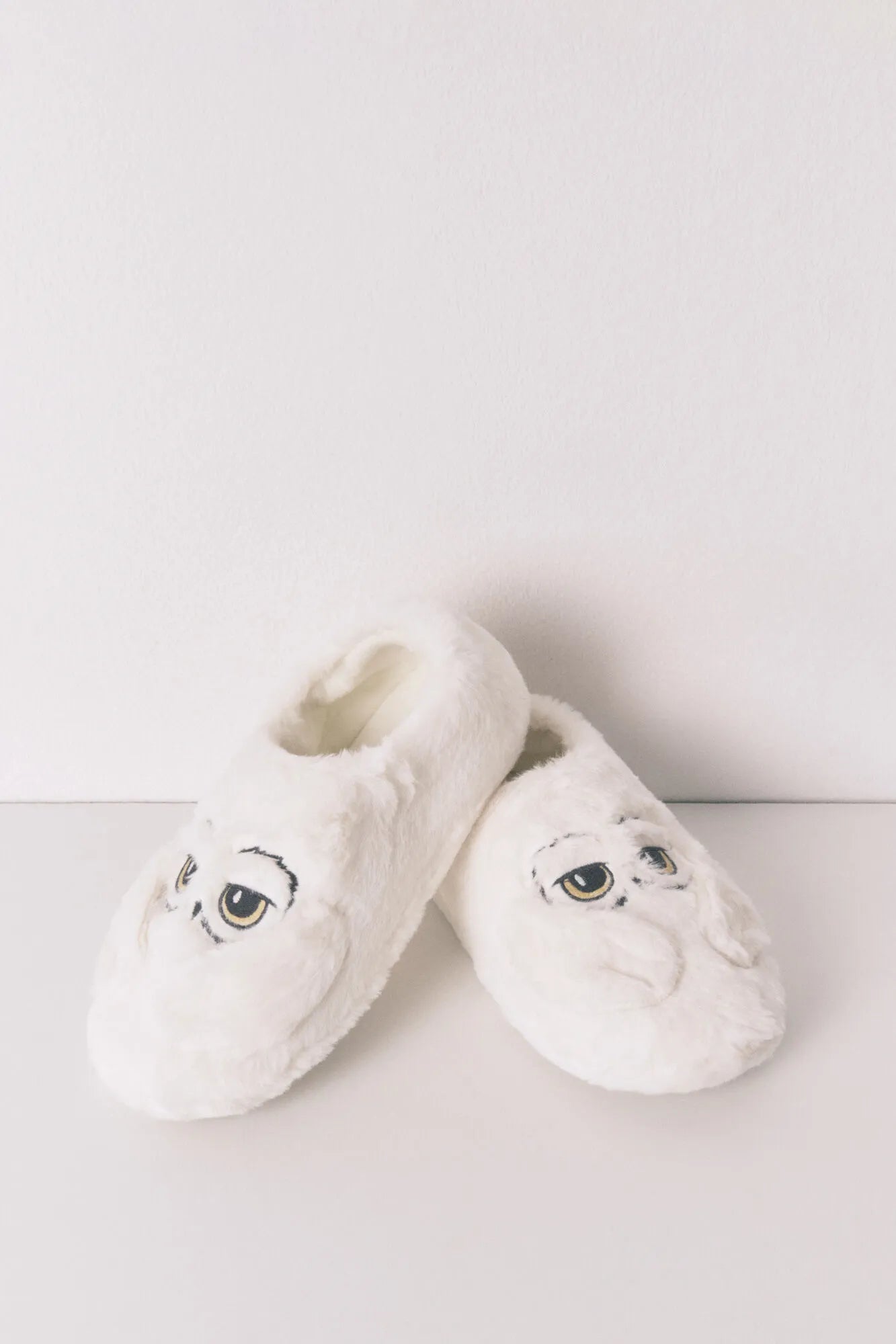 Women Secret_Ivory_White "Hedwig" 3D Slippers_4992585_96_02