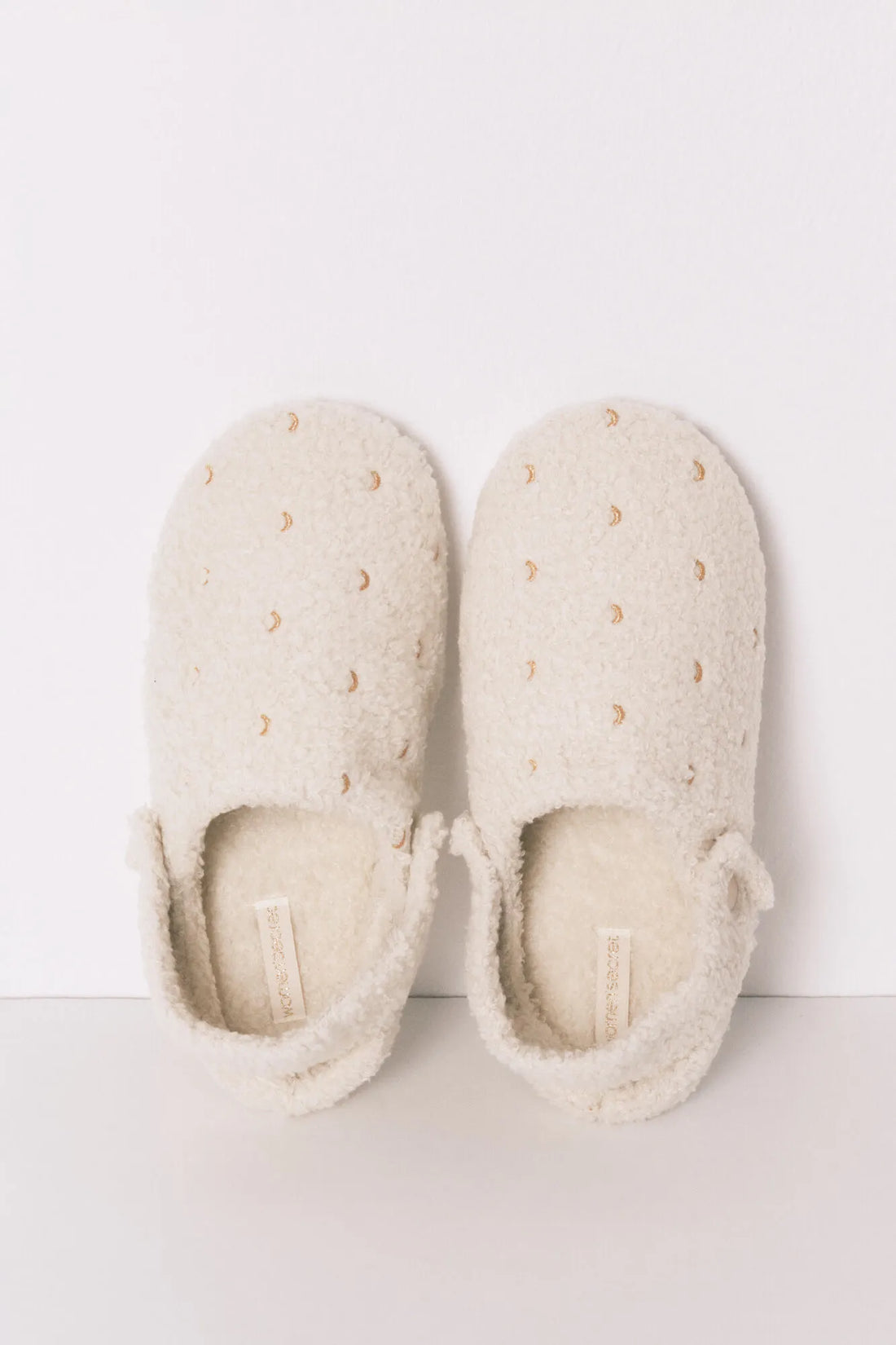 Women Secret_Ivory_White Glitter Faux Shearling Slippers_4992586_96_01