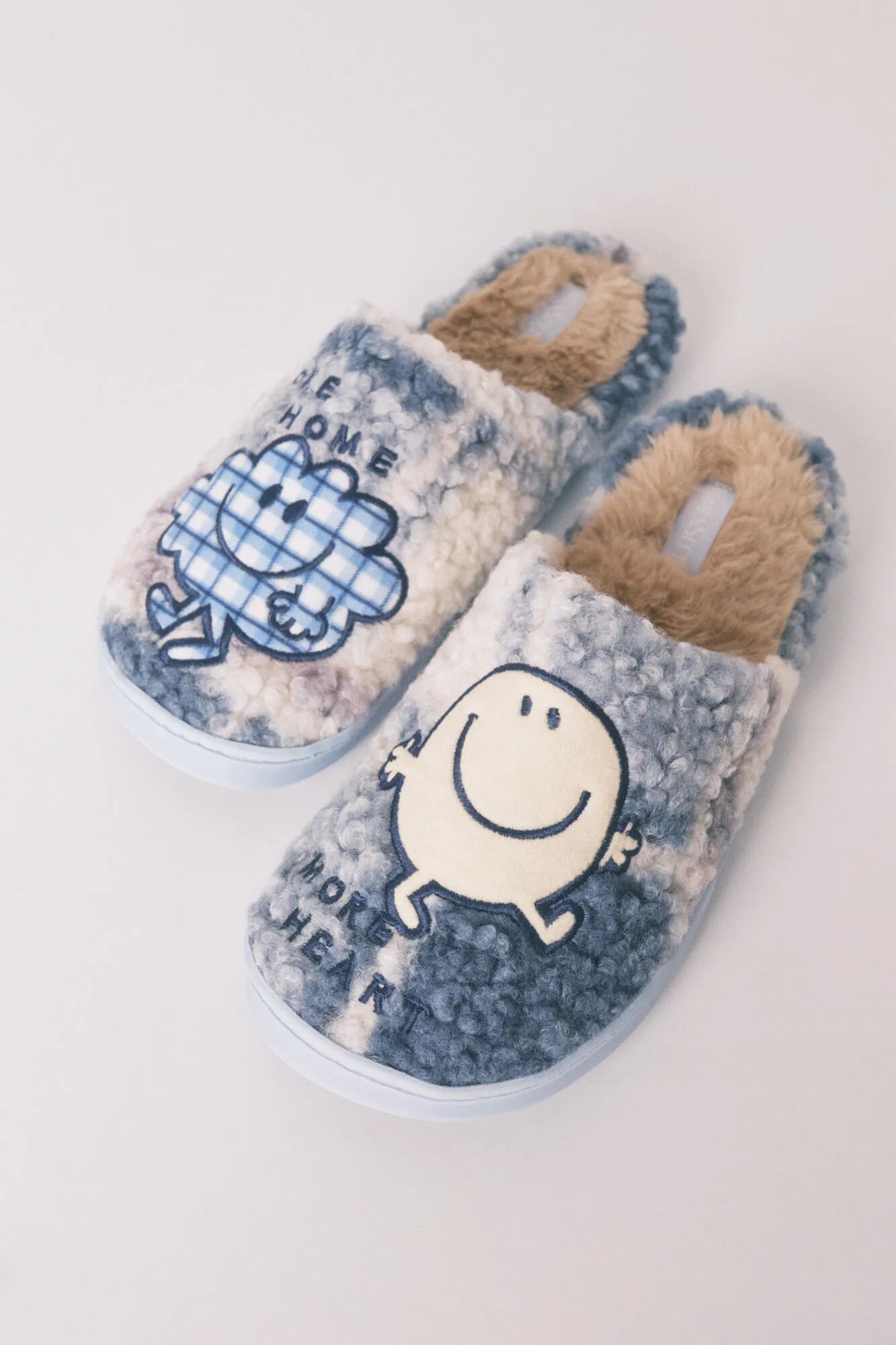 Women Secret_Blue Print_Smileyworld¨ Faux Shearling Slippers_4992592_19_02