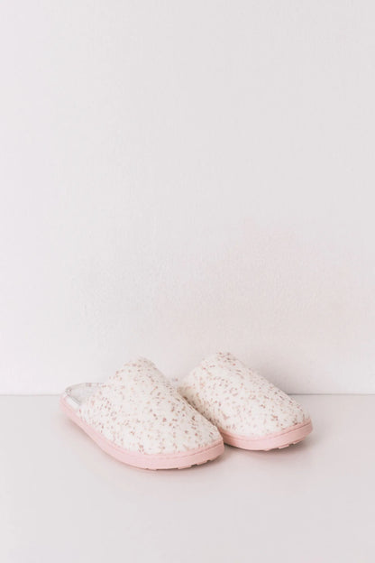 Women Secret_Pink_Stitch Pink Faux Shearling Slippers_4992595_71_01
