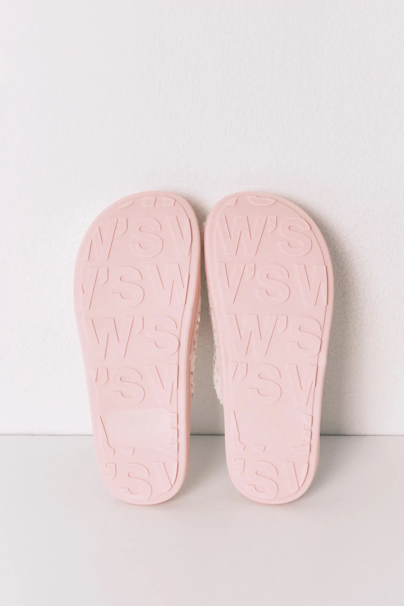 Women Secret_Pink_Stitch Pink Faux Shearling Slippers_4992595_71_03