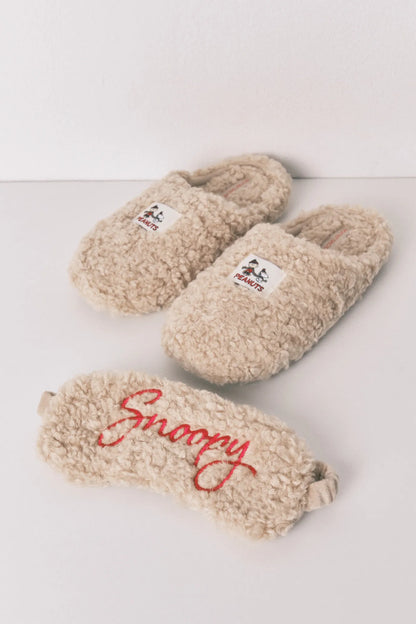 Women Secret_Ivory_Snoopy Faux Shearling Slippers and Eye Mask Gift Pack_4992597_96_02