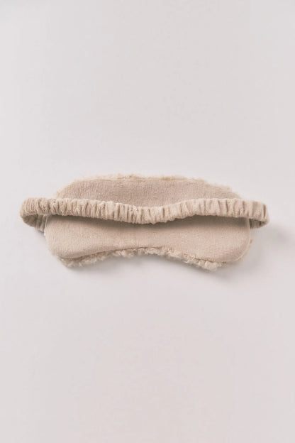 Women Secret_Ivory_Snoopy Faux Shearling Slippers and Eye Mask Gift Pack_4992597_96_04
