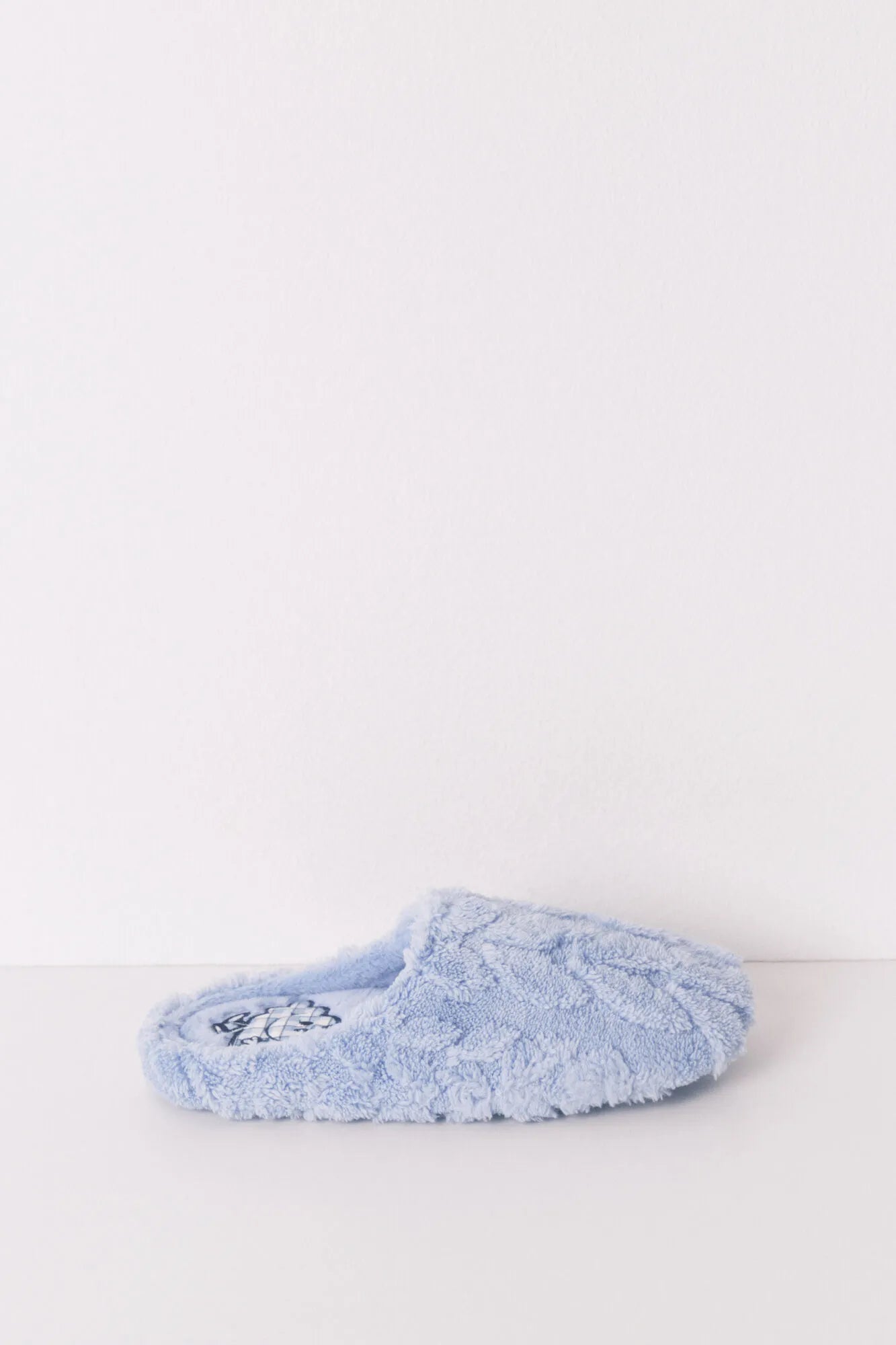 Women Secret_Medium Blue_Smileyworld¨ Slippers and Eye Mask Pack_4992598_14_08
