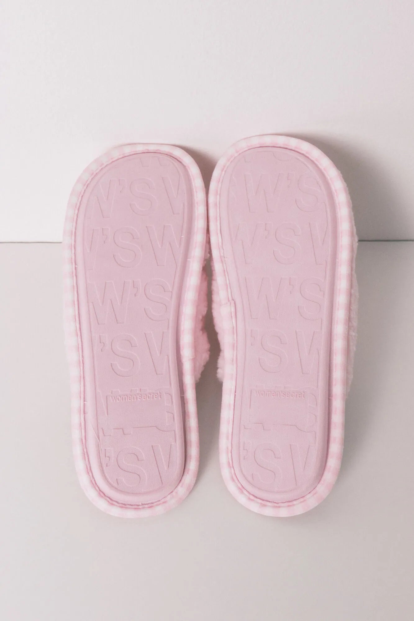 Women Secret_Pink_Faux Shearling Snoopy Slippers_4993684_70_03
