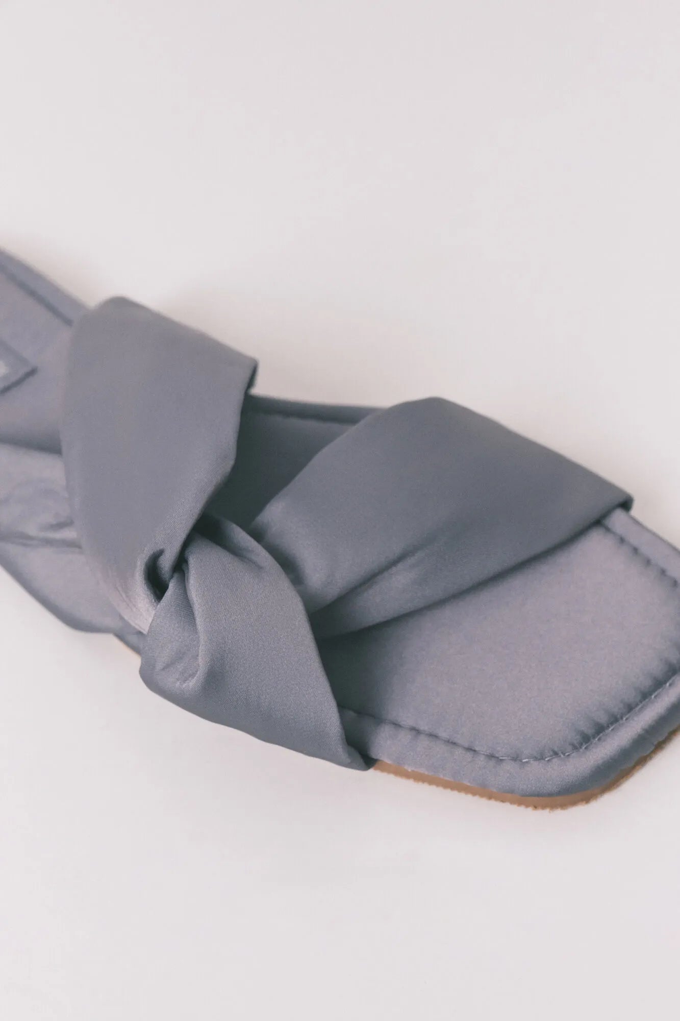 Women Secret_Dark Grey_Grayish Blue Satin Flat Sandals_4993688_42_02