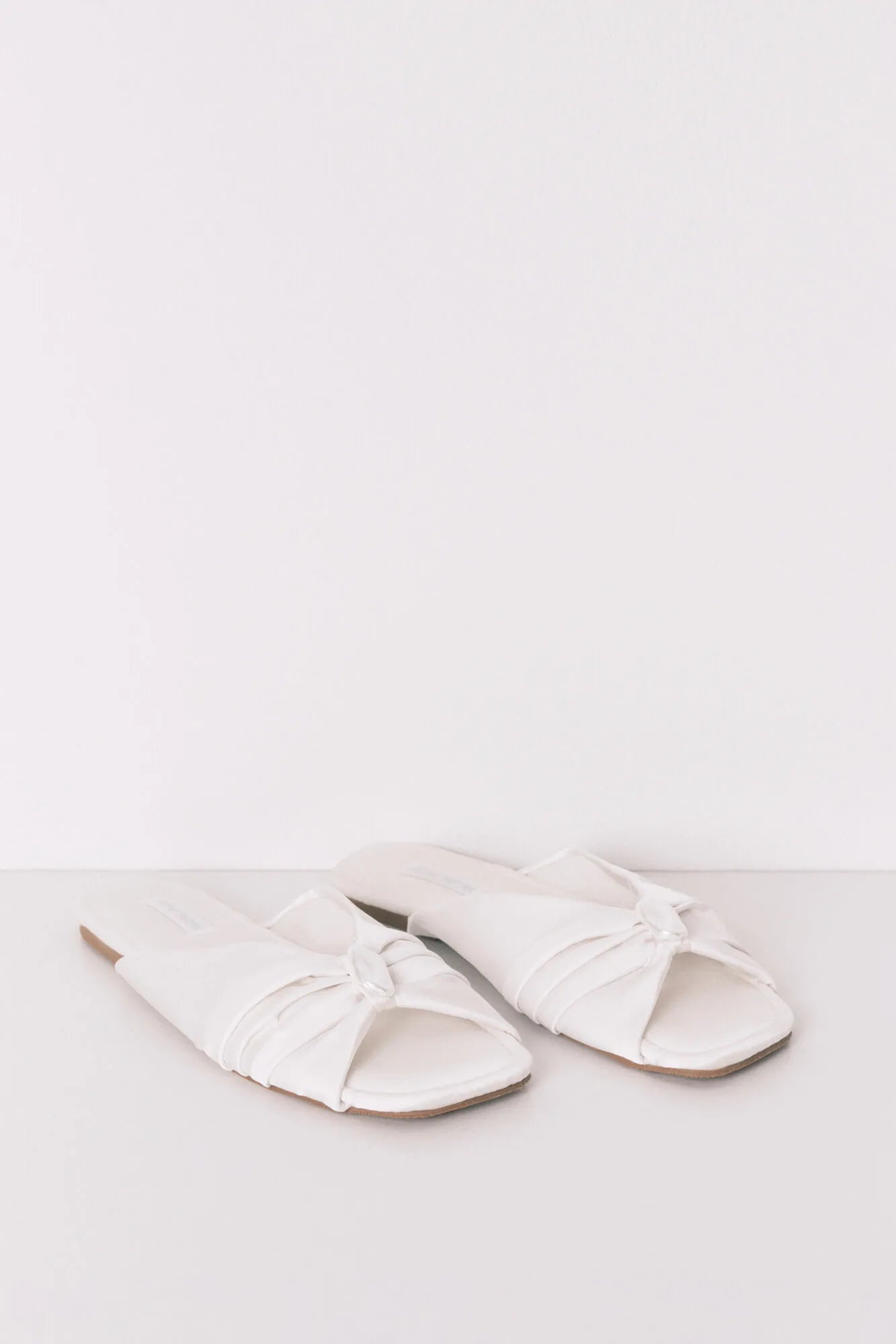 Women Secret_Ivory_Satin Mule Slippers in White_4993689_96_01