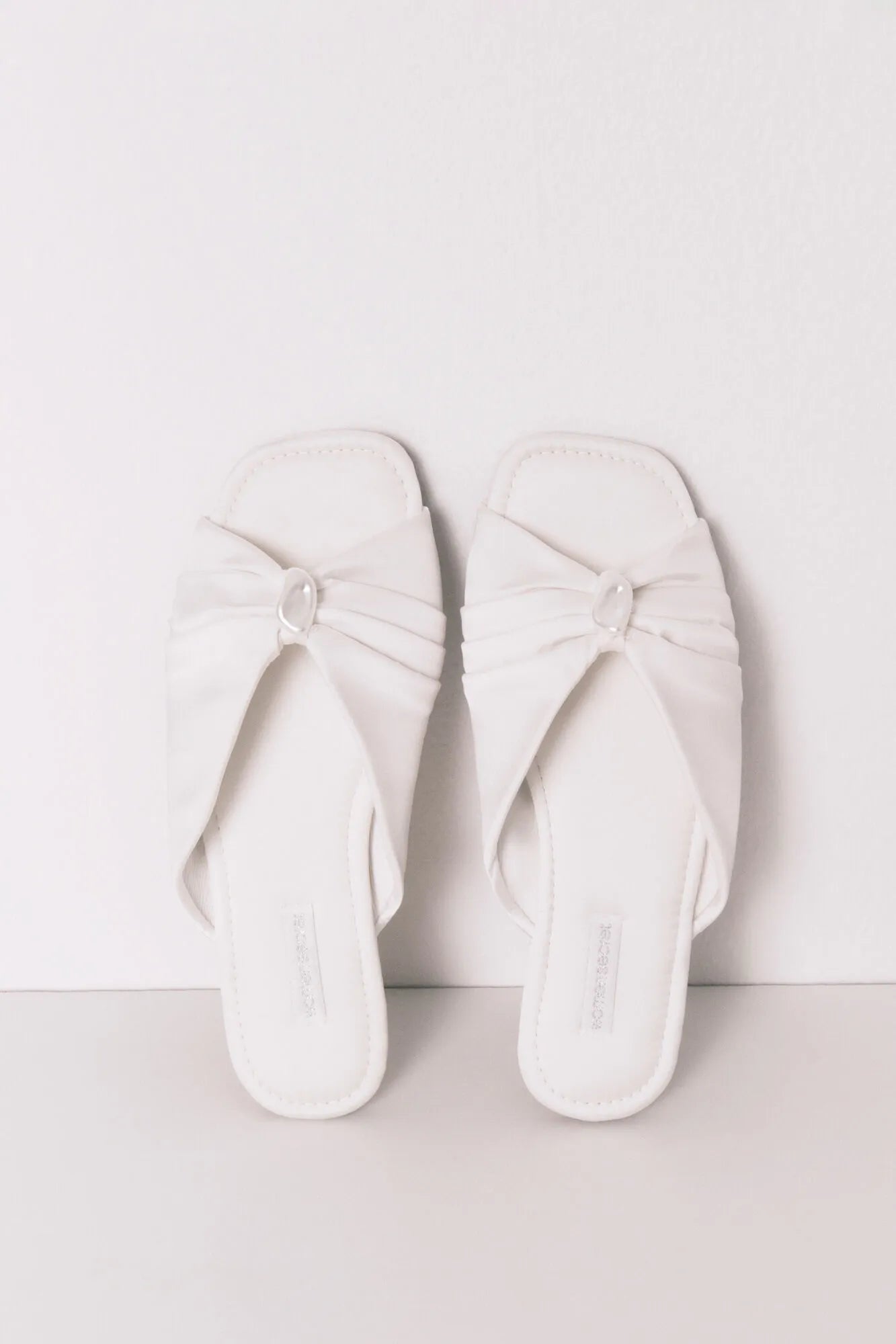 Women Secret_Ivory_Satin Mule Slippers in White_4993689_96_02