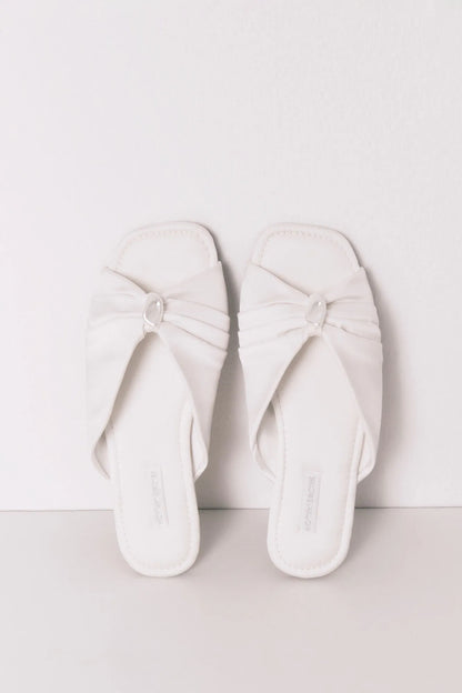 Women Secret_Ivory_Satin Mule Slippers in White_4993689_96_02
