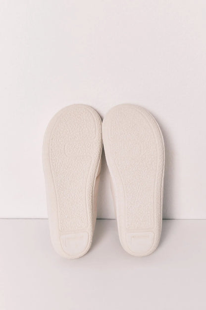 Women Secret_Ivory_White Puffer Slippers_4993704_96_05