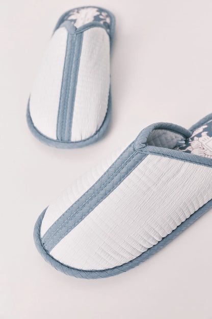 Women Secret_Light Blue_Blue Printed Slippers_4993708_17_04