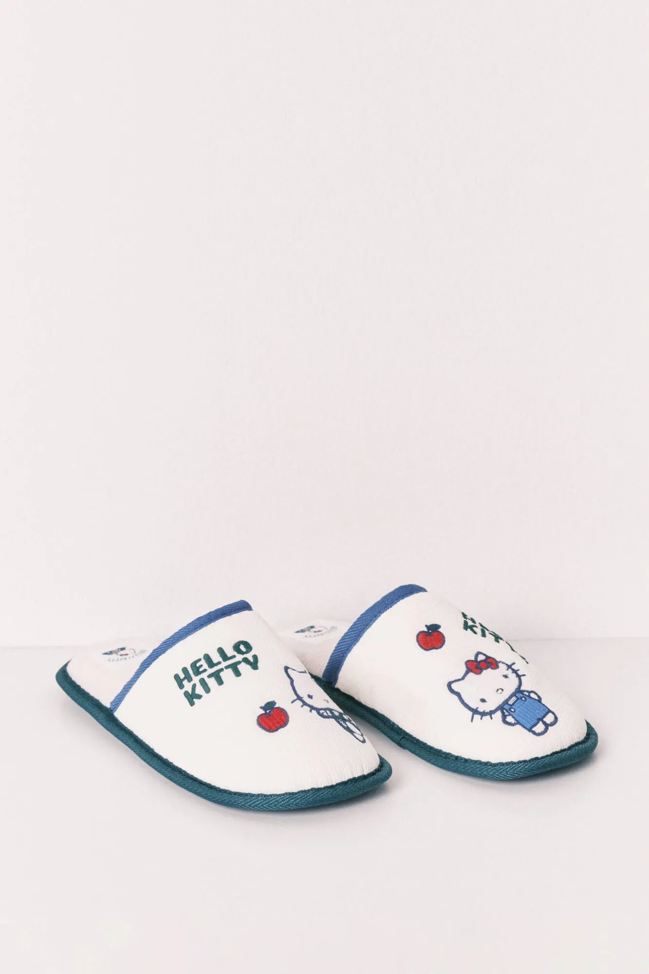 Women Secret Ivory Women Slippers Hello Kitty SKU: 4993711_96 Image 03