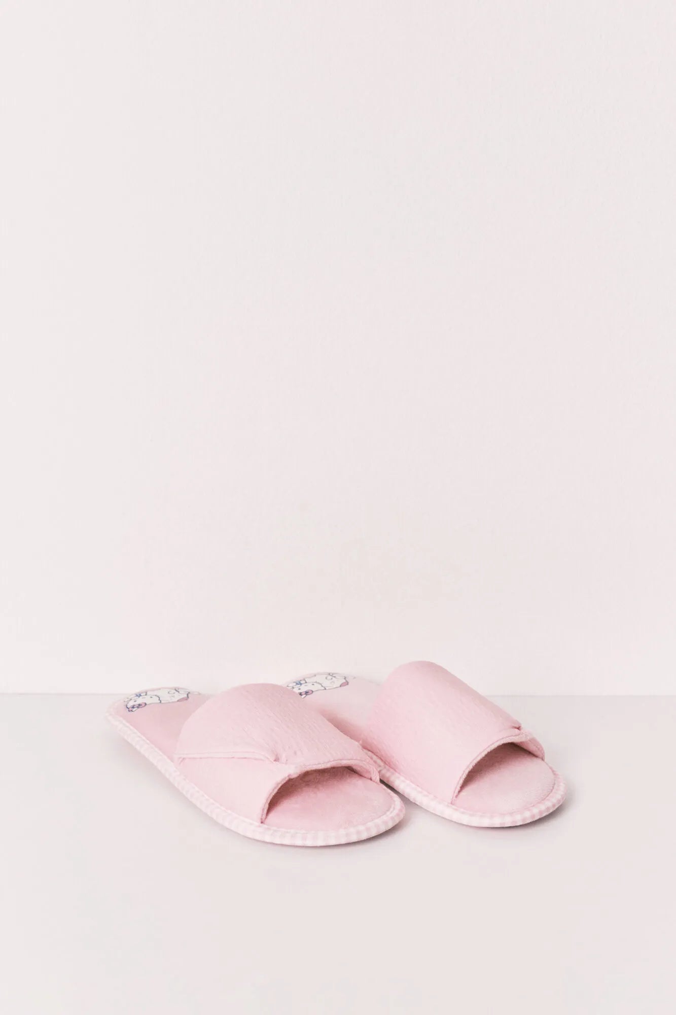 Women Secret_Ash Rose_Pink Hello Kitty Slippers_4993713_72_04