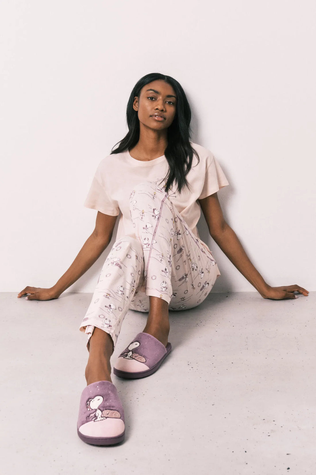 Women Secret Purple/Lilac Women Purple Snoopy Slippers SKU: 4993715_76 Image 02