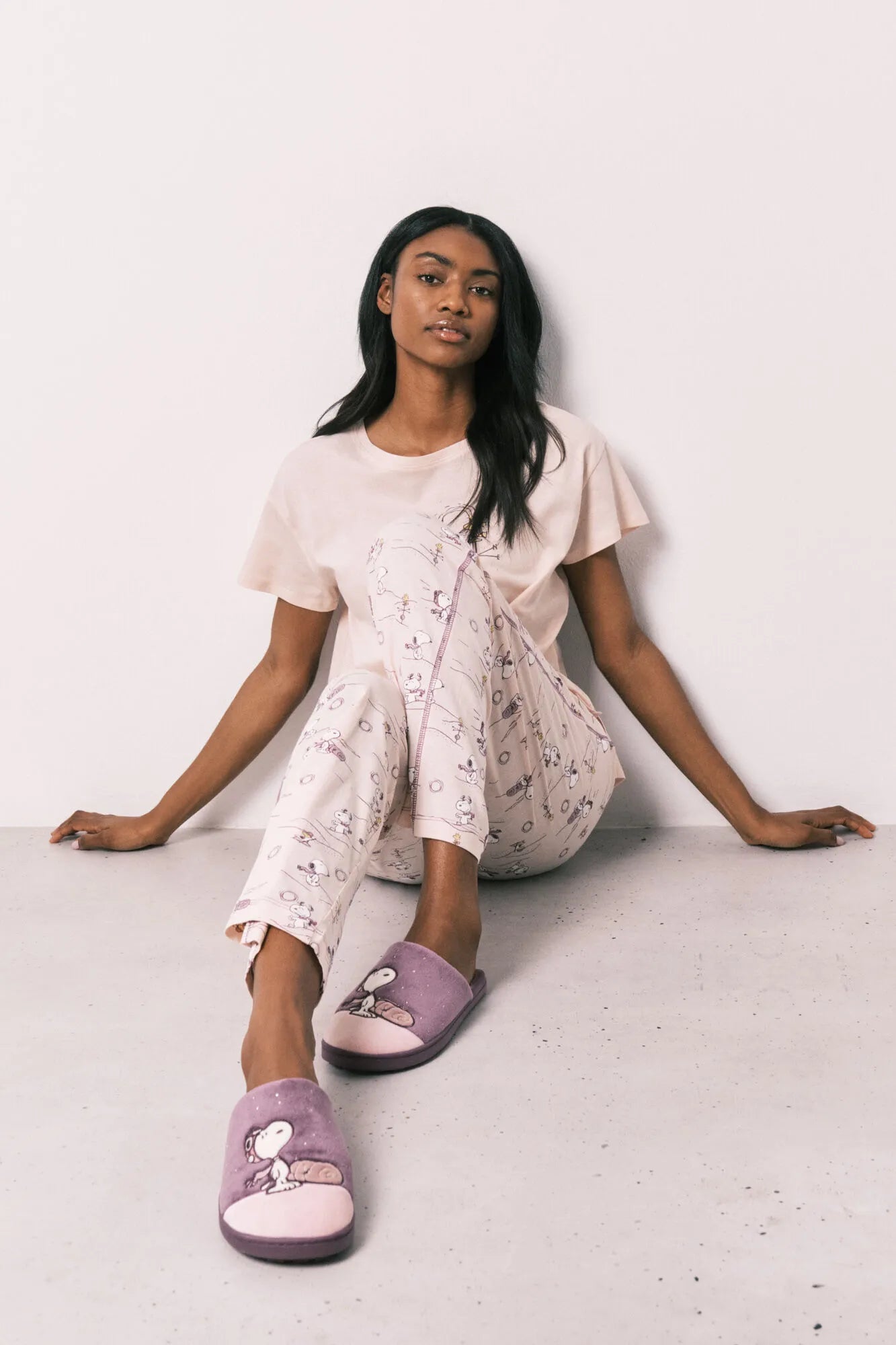 Women Secret Purple/Lilac Women Purple Snoopy Slippers SKU: 4993715_76 Image 02