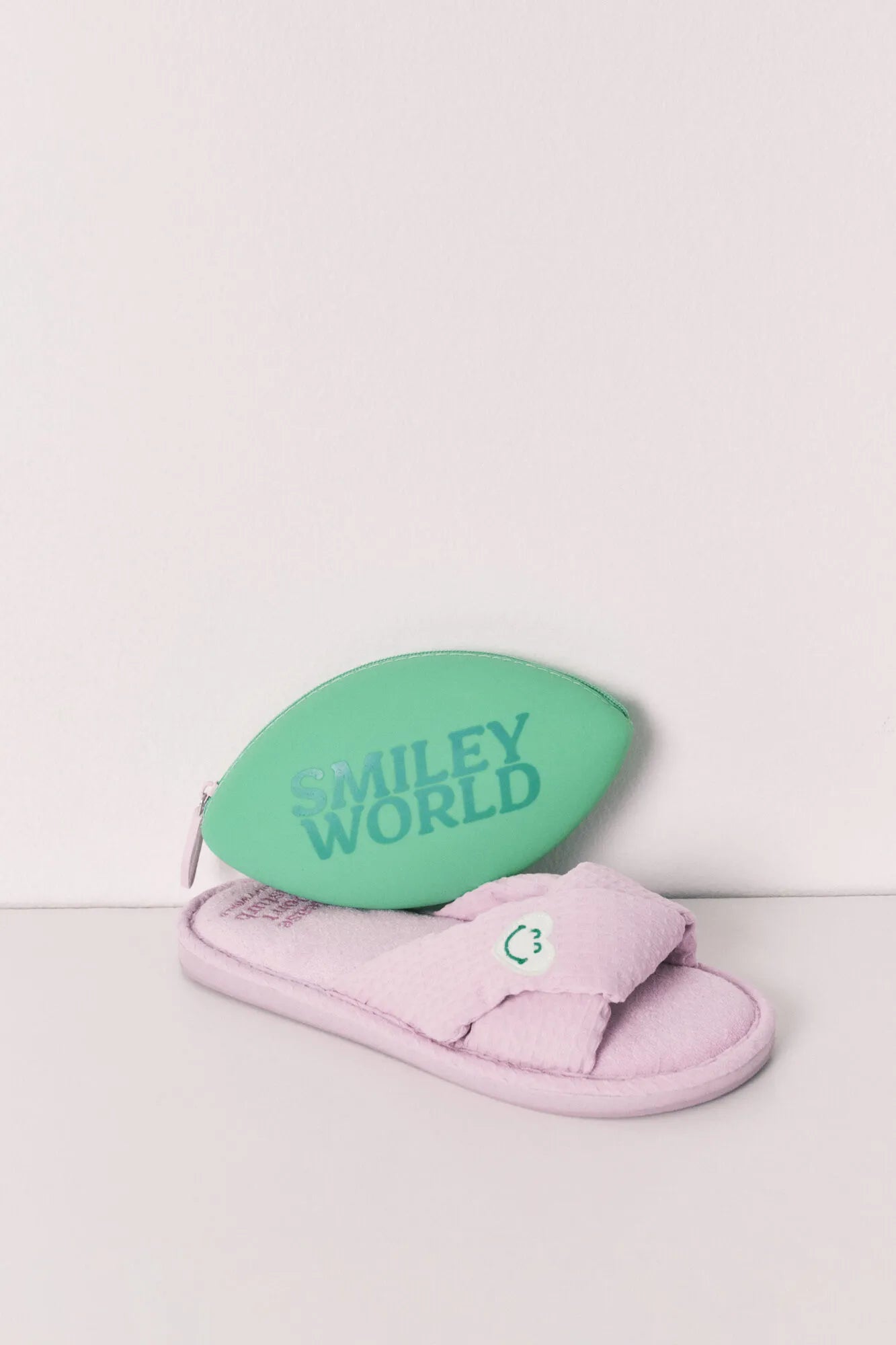 Women Secret Green Women Smileyworld¨ Knot Slippers SKU: 4993739_22 Image 04
