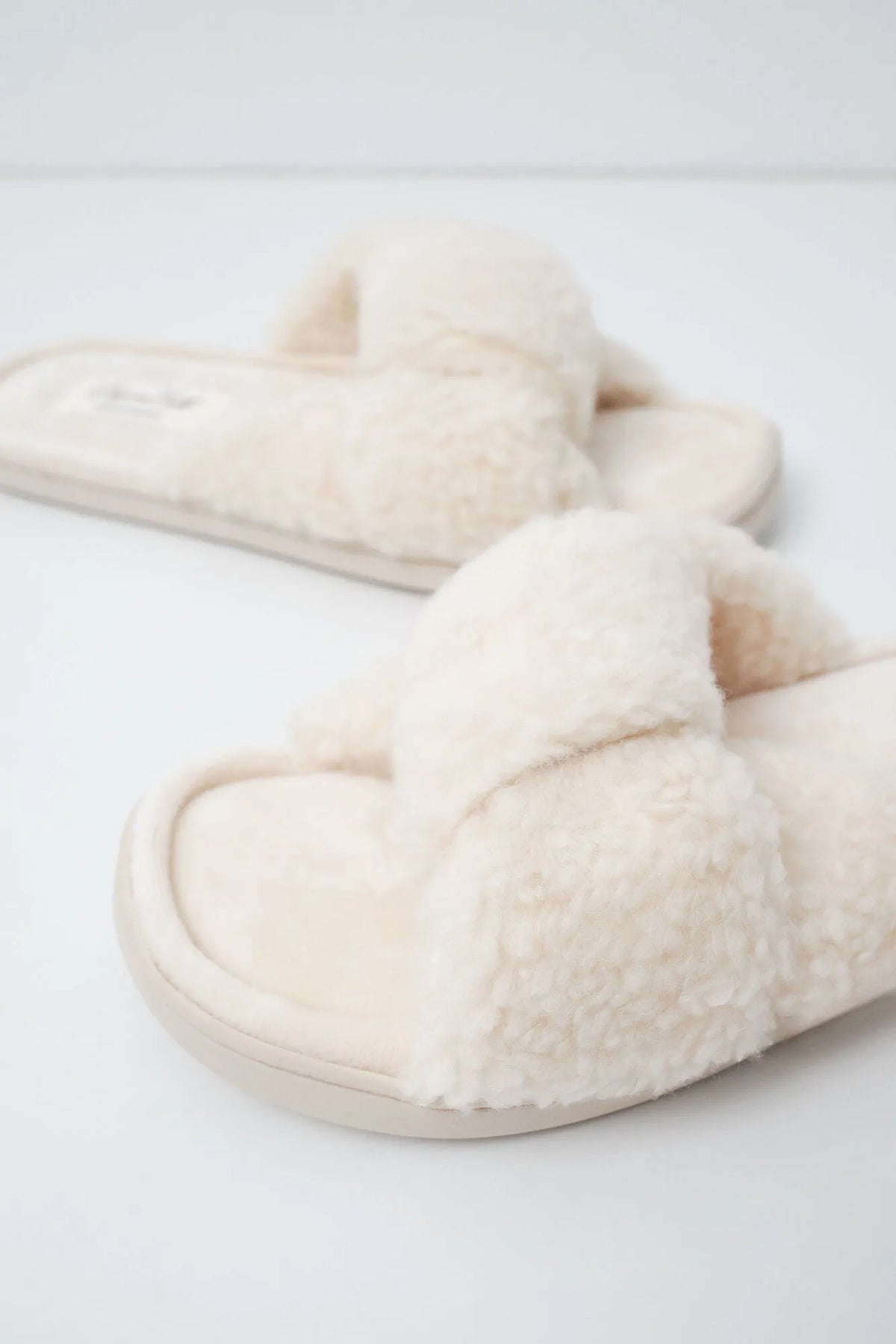 Women Secret Ivory Women White Faux Shearling Knot Slippers SKU: 4994424_96 Image 02