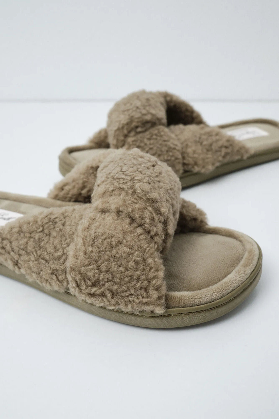 Women Secret Medium Khaki Women Green Faux Shearling Knot Slippers SKU: 4994425_92 Image 02