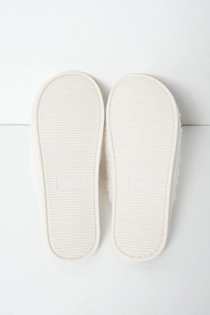 Women Secret Ivory Women Snoopy Faux Shearling Slippers SKU: 4994433_96 Image 04