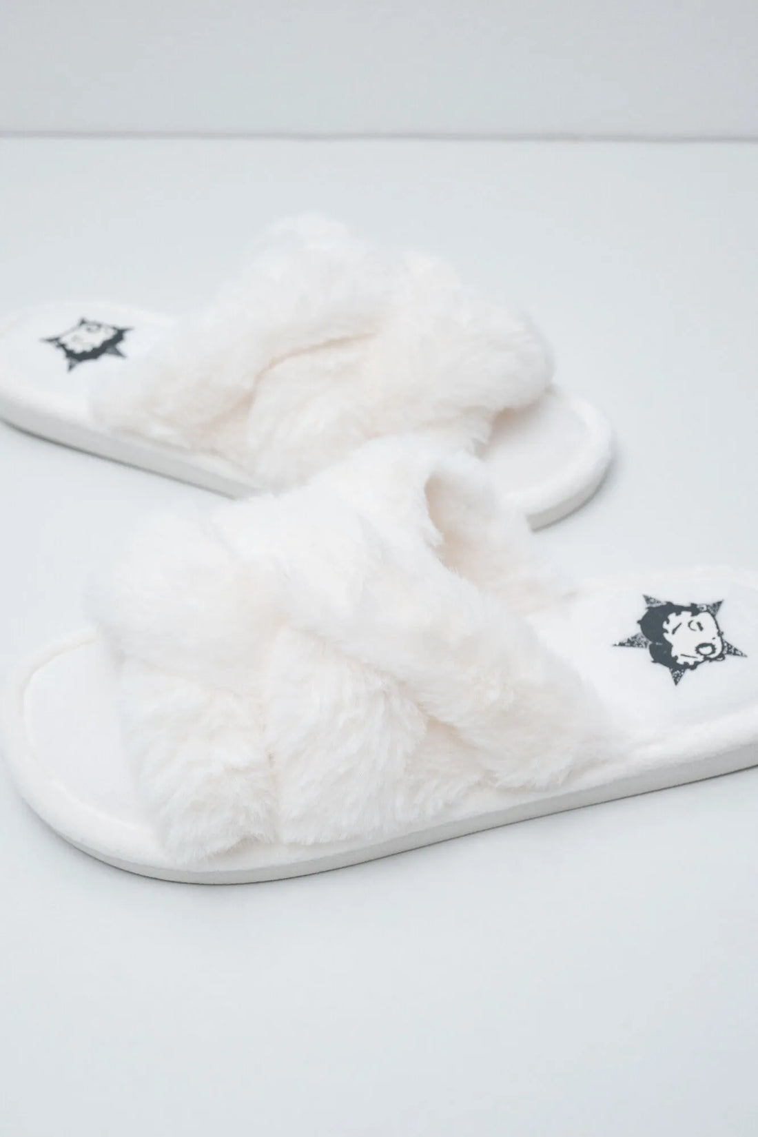 Women Secret Ivory Women White Plush Betty Boop Slippers SKU: 4994442_96 Image 02