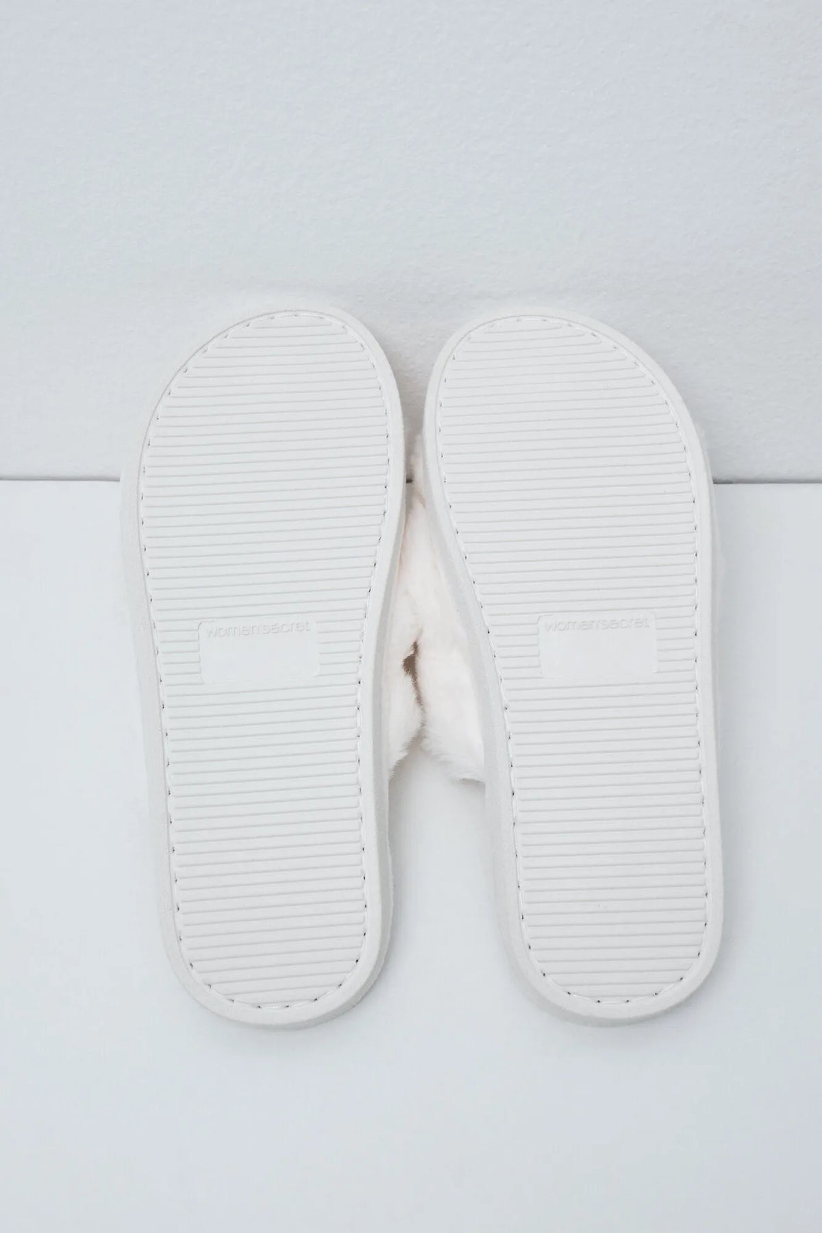 Women Secret Ivory Women White Plush Betty Boop Slippers SKU: 4994442_96 Image 03