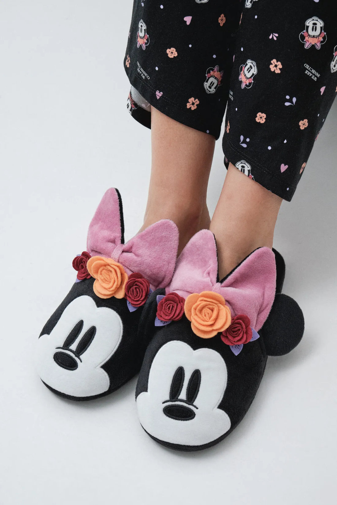 Women Secret Black Women Minnie Halloween Slippers SKU: 4994447_01 Image 01