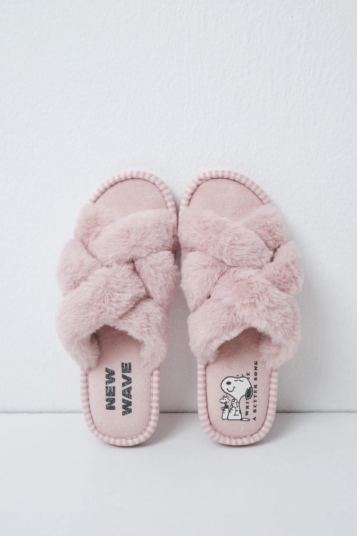 Women Secret Pink Women Pink Plush Snoopy Slippers SKU: 4994455_70 Image 01