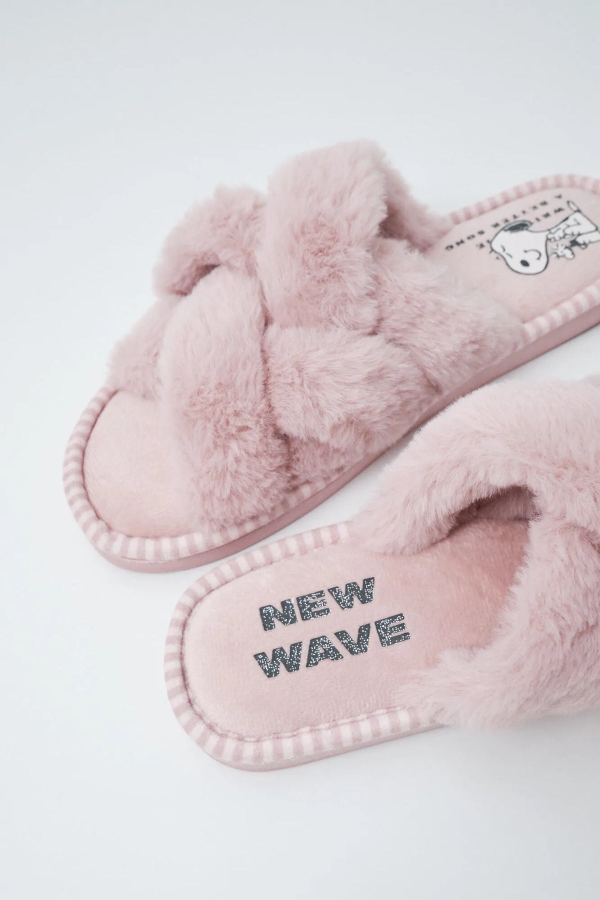 Women Secret Pink Women Pink Plush Snoopy Slippers SKU: 4994455_70 Image 02