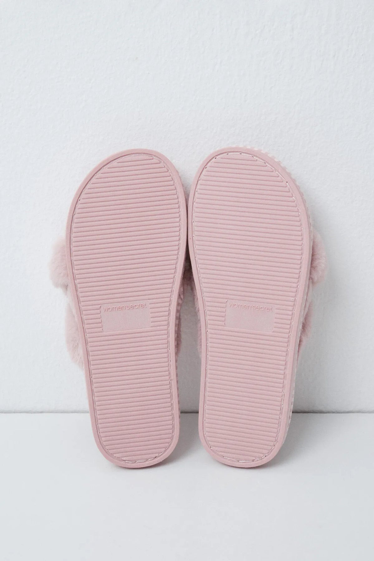 Women Secret Pink Women Pink Plush Snoopy Slippers SKU: 4994455_70 Image 03