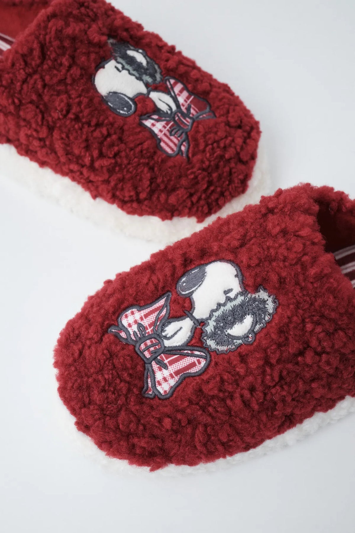 Women Secret Wine Women Red Faux Shearling Snoopy Slippers SKU: 4994518_68 Image 03