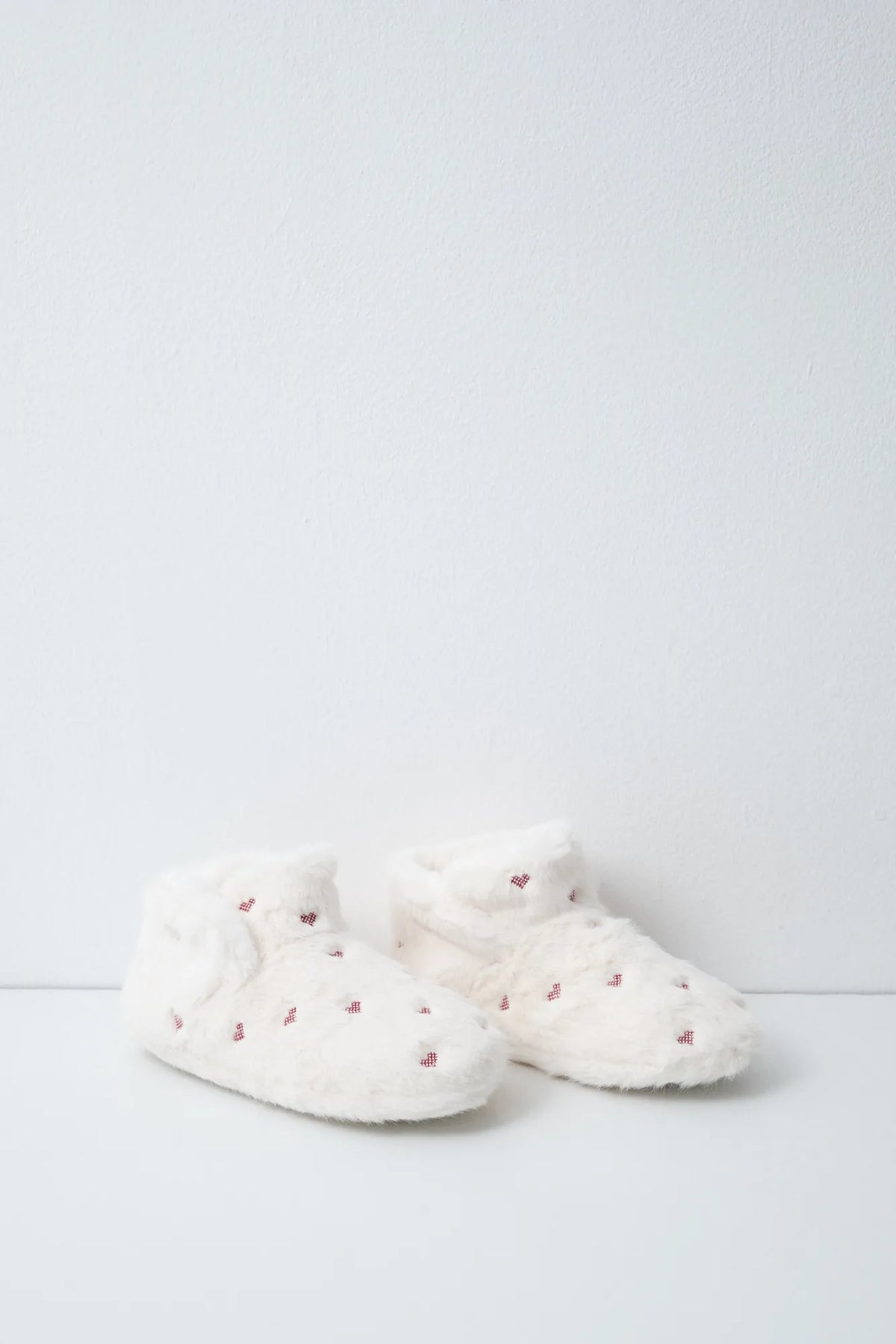 Women Secret Ivory Women Heart Faux Fur Boot Slippers SKU: 4994522_96 Image 01