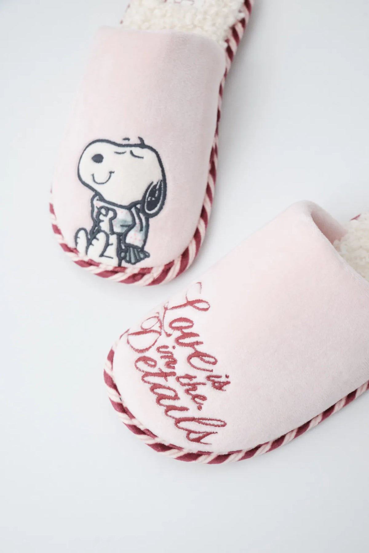Women Secret Pink Women Pink Faux Shearling Snoopy Slippers SKU: 4994539_70 Image 02