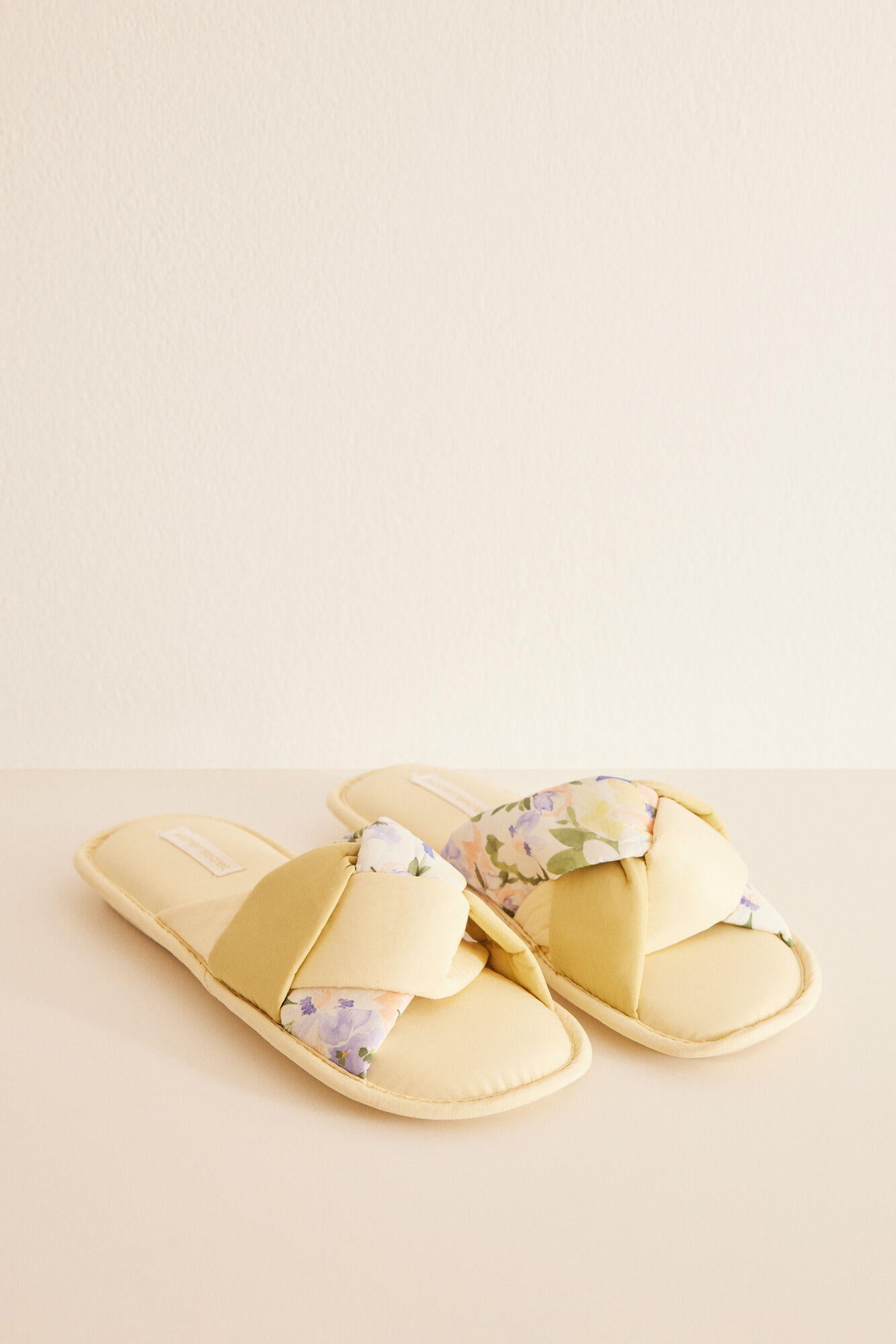 Open Slippers_4997594_03_01