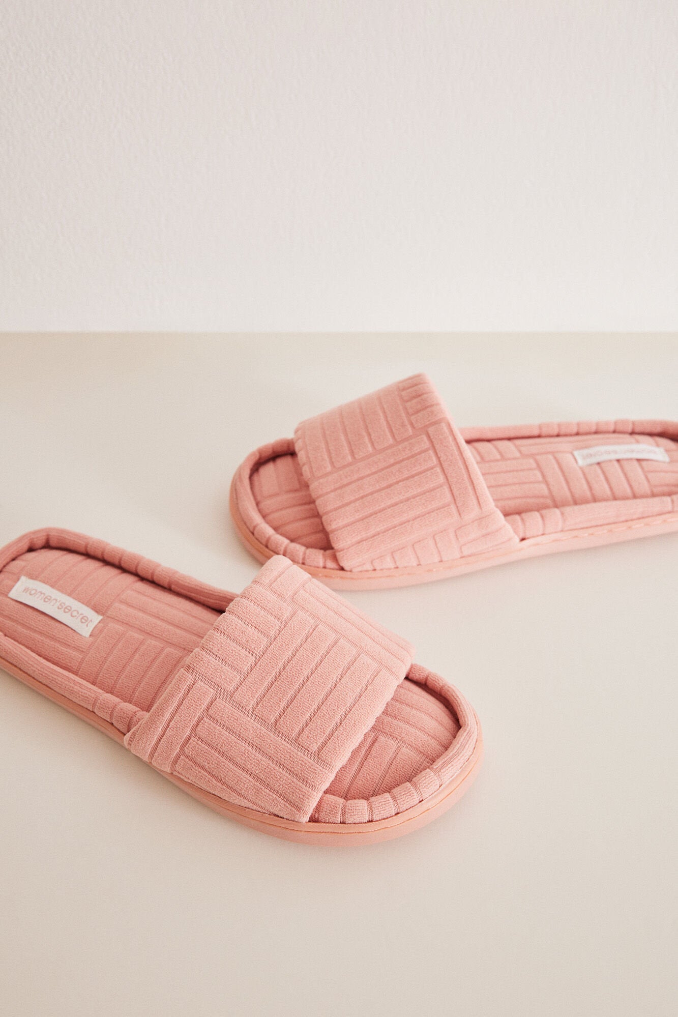Pink Open Shower Slippers_4997605_72_03