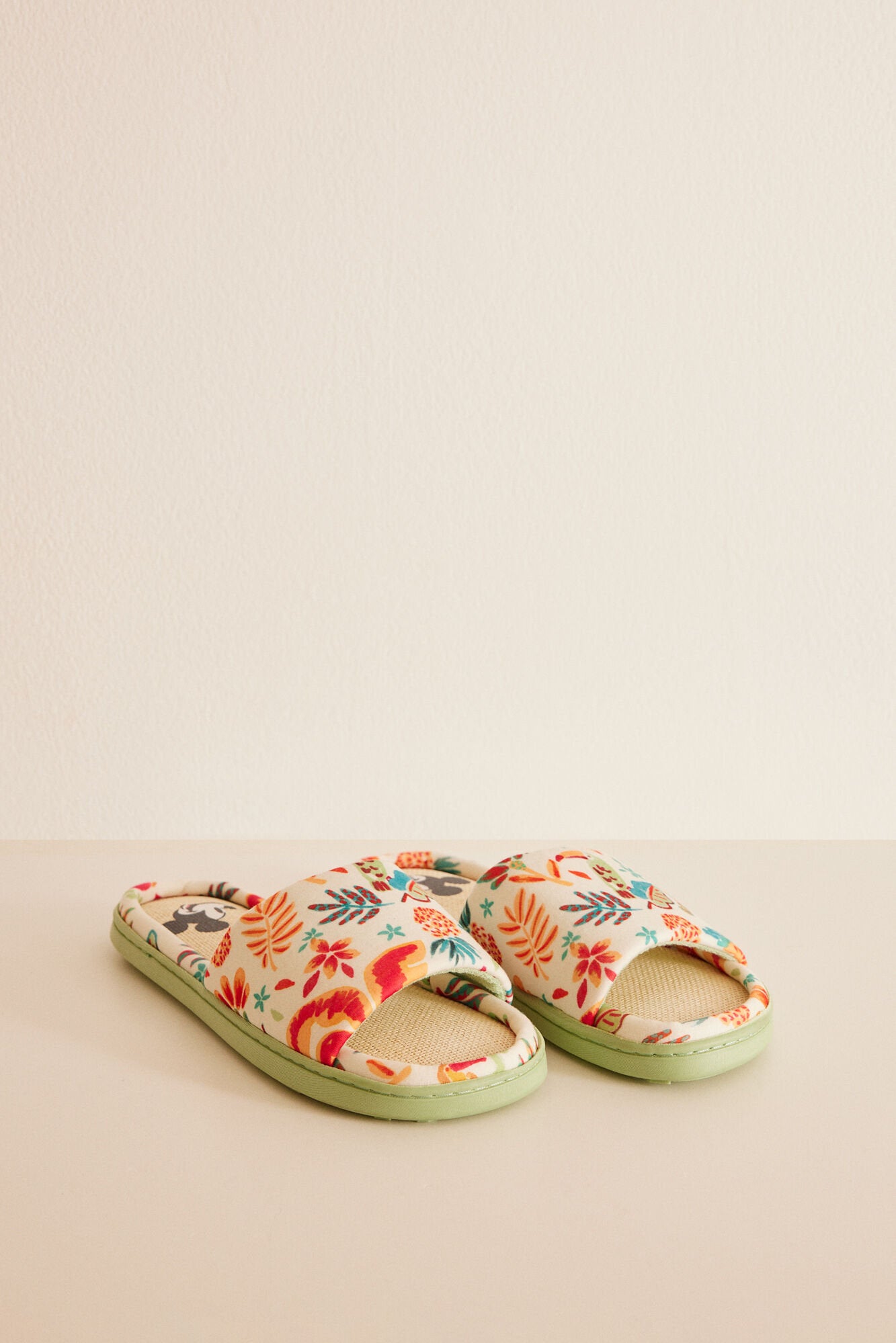 Multicoloured Open Shower Slippers_4997622_98_01