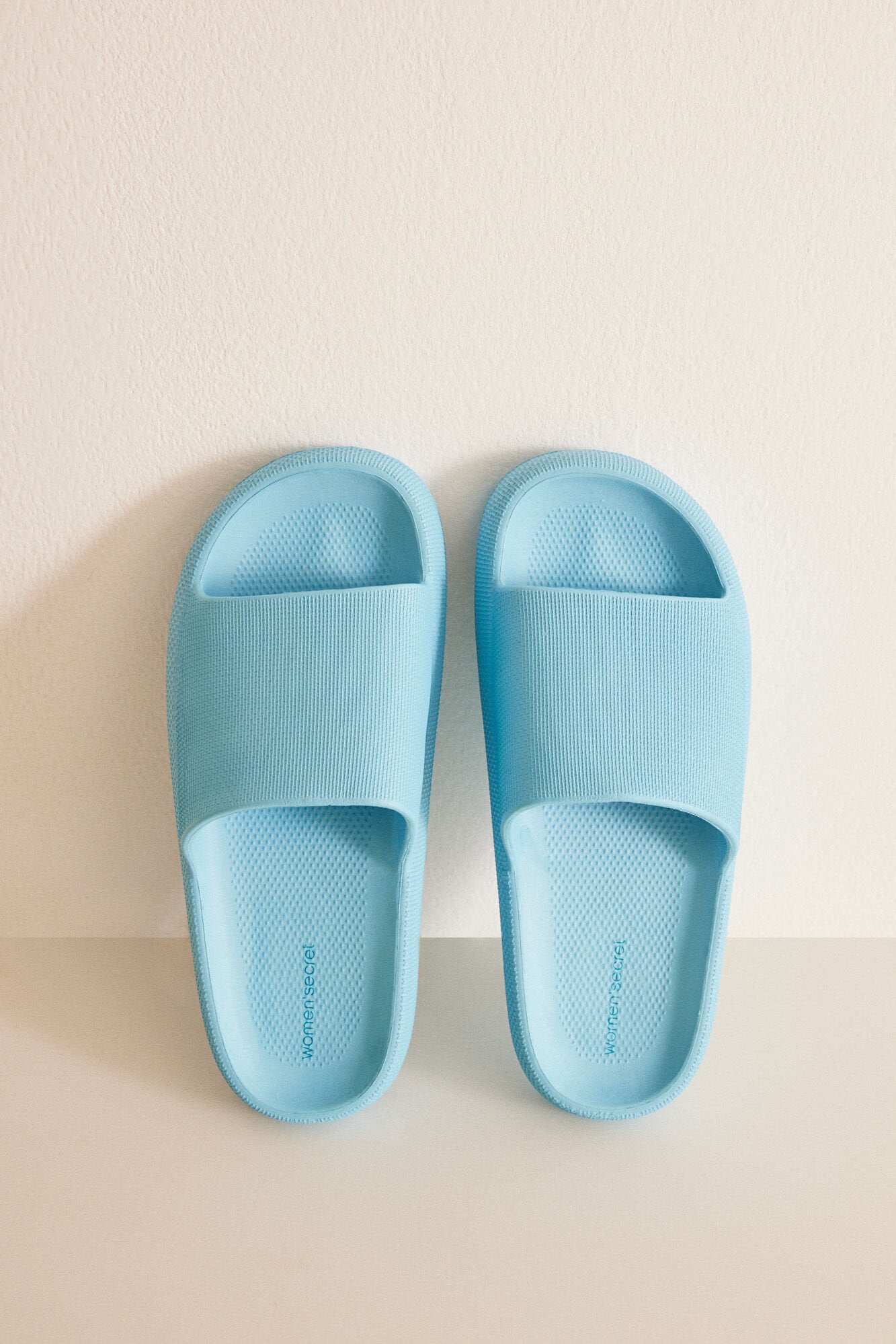 Blue Eva Rubber Flip Flops_4997631_11_04