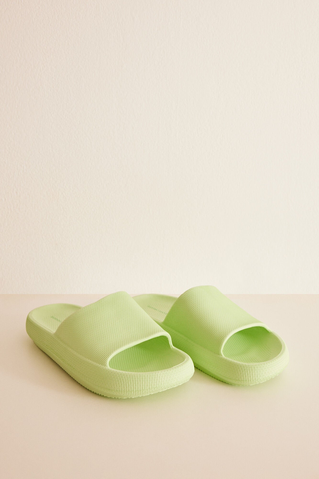 Green Eva Rubber Flip Flops_4997632_21_04