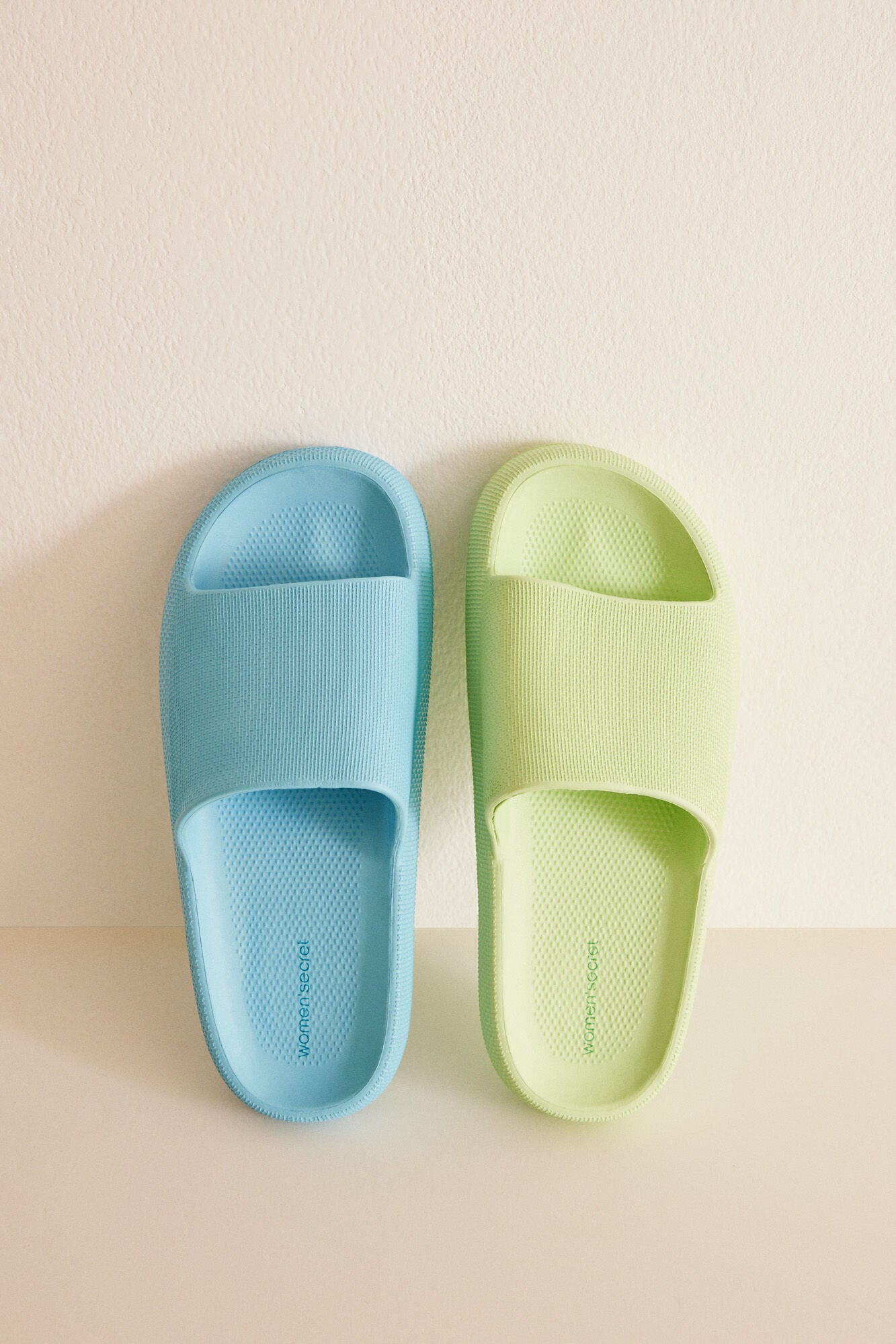 Green Eva Rubber Flip Flops_4997632_21_05