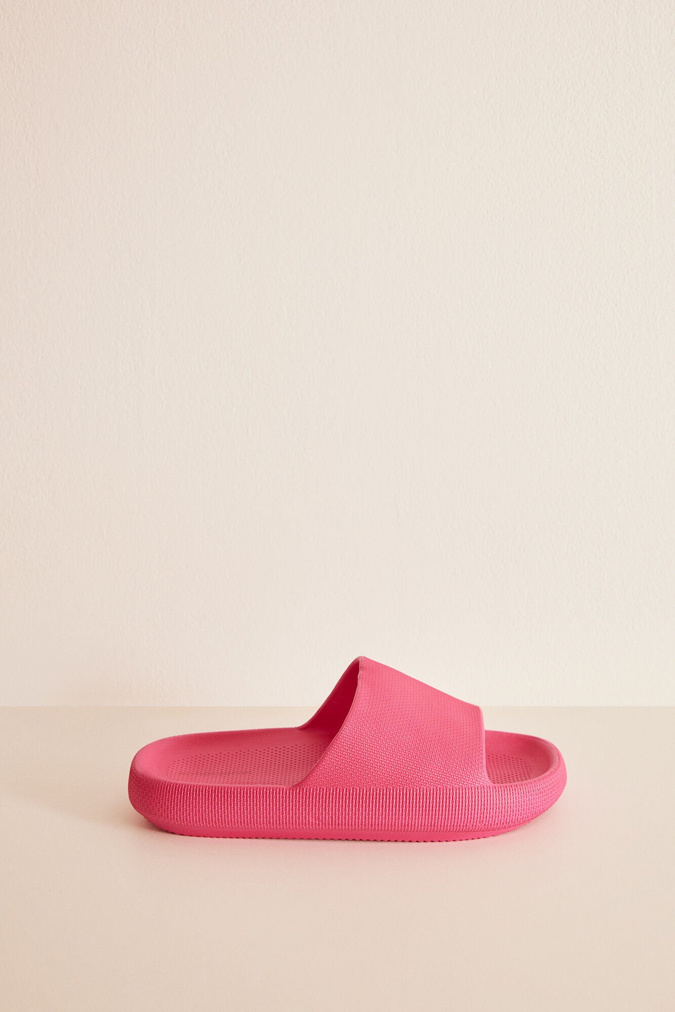 Pink Eva Rubber Flip Flops_4997633_70_01