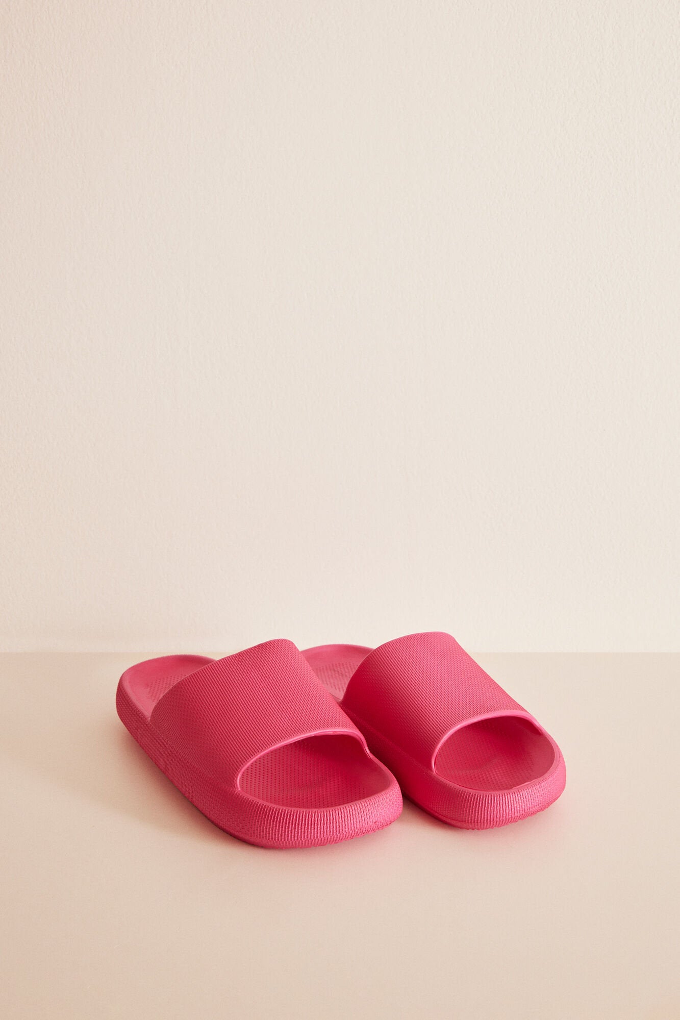 Pink Eva Rubber Flip Flops_4997633_70_03