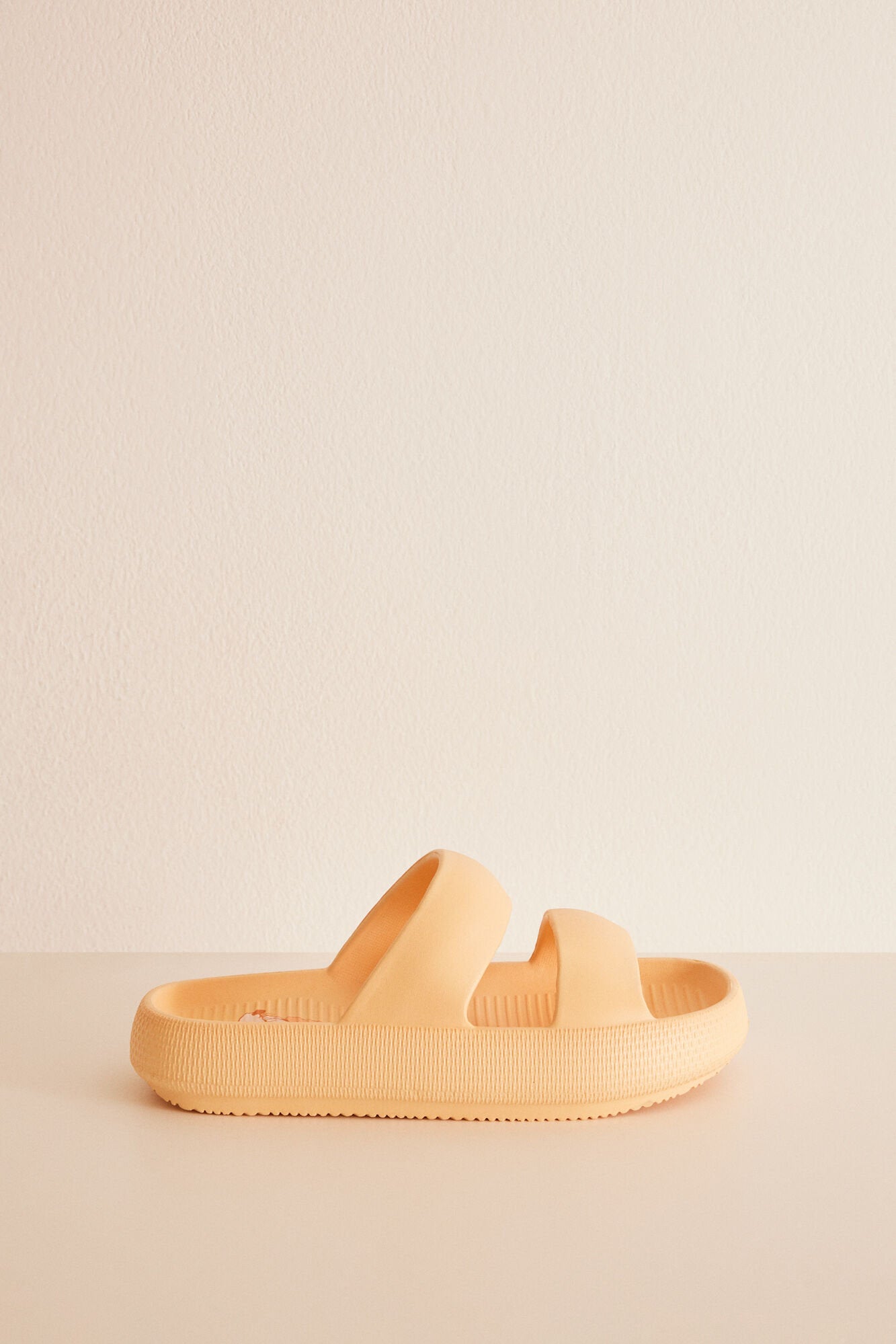 Orange Flip Flop_4997634_66_01