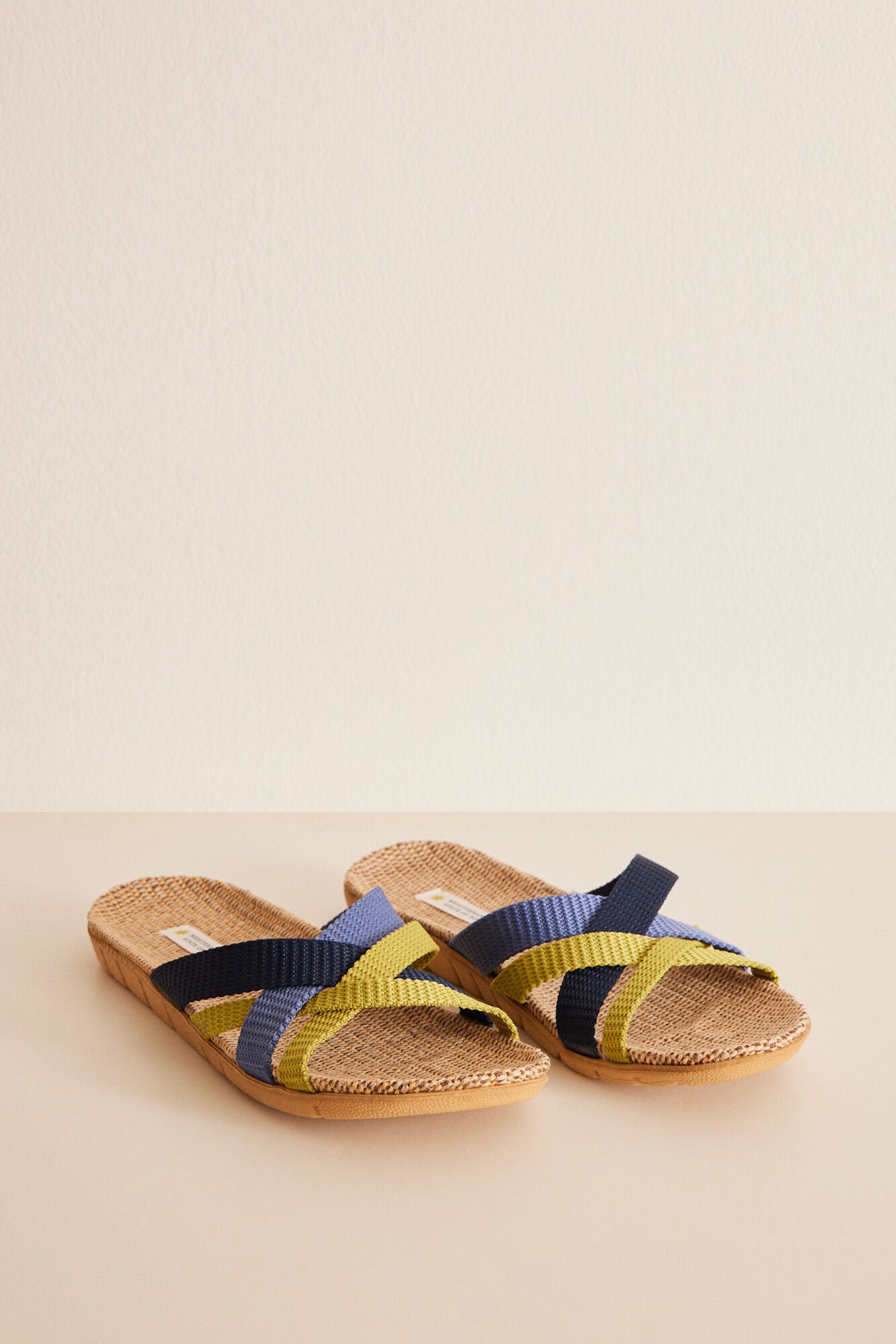 Open Sandal Raffia Intertwined Strips_03