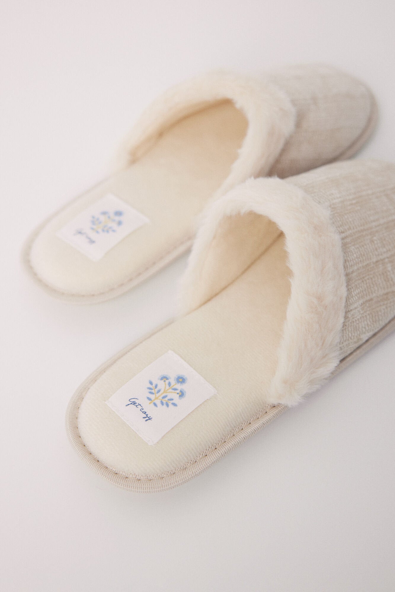 Ivory Chenilla House Slippers_02