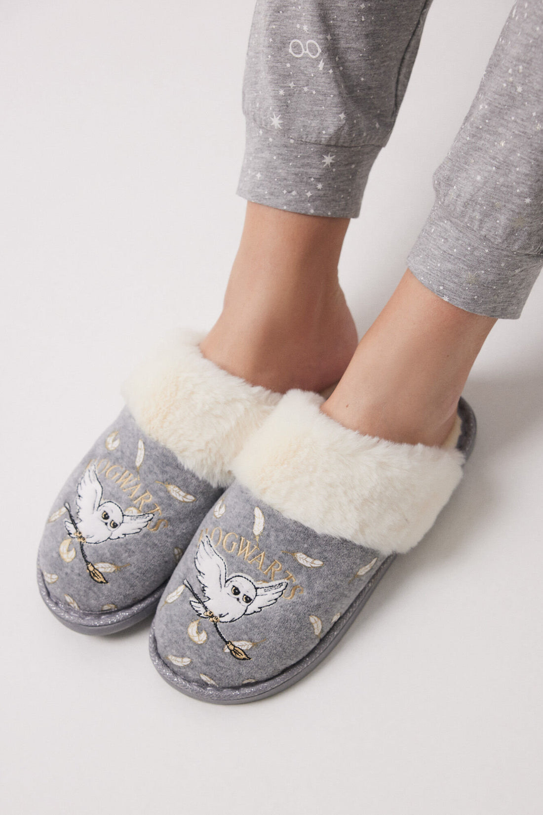 Gray Hogwarts House Slippers_02