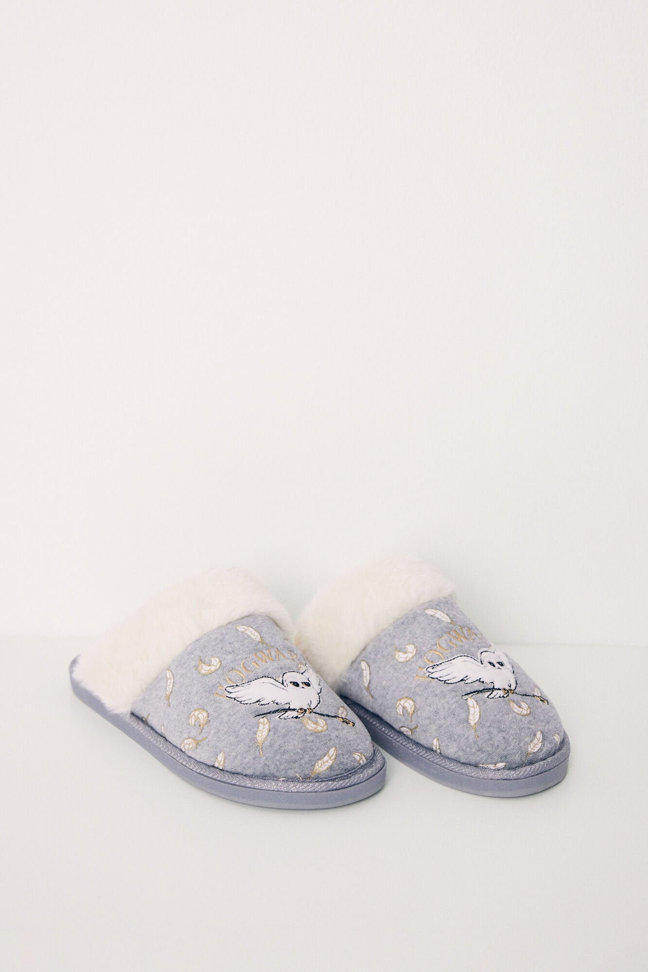 Gray Hogwarts House Slippers_03