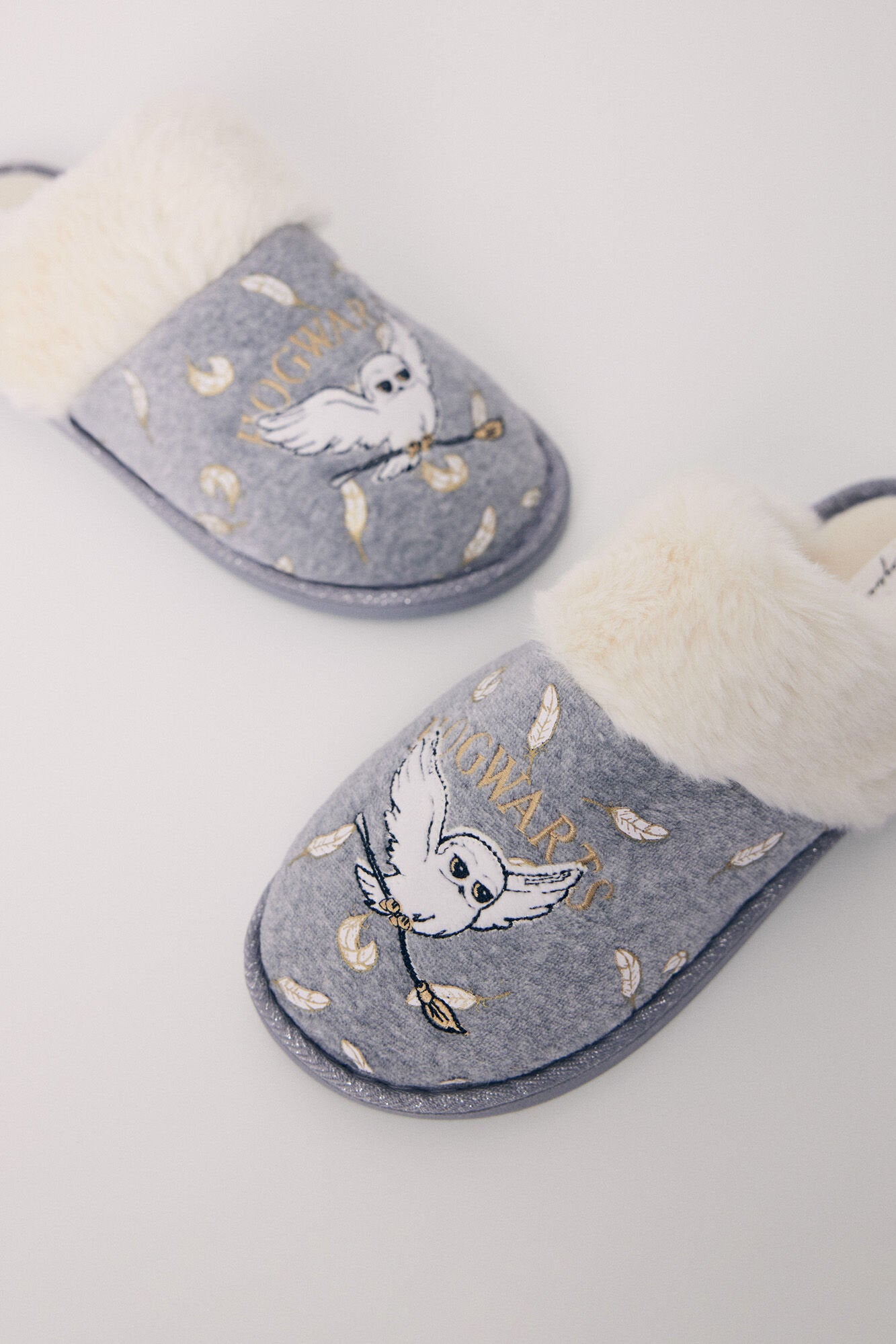 Gray Hogwarts House Slippers_05