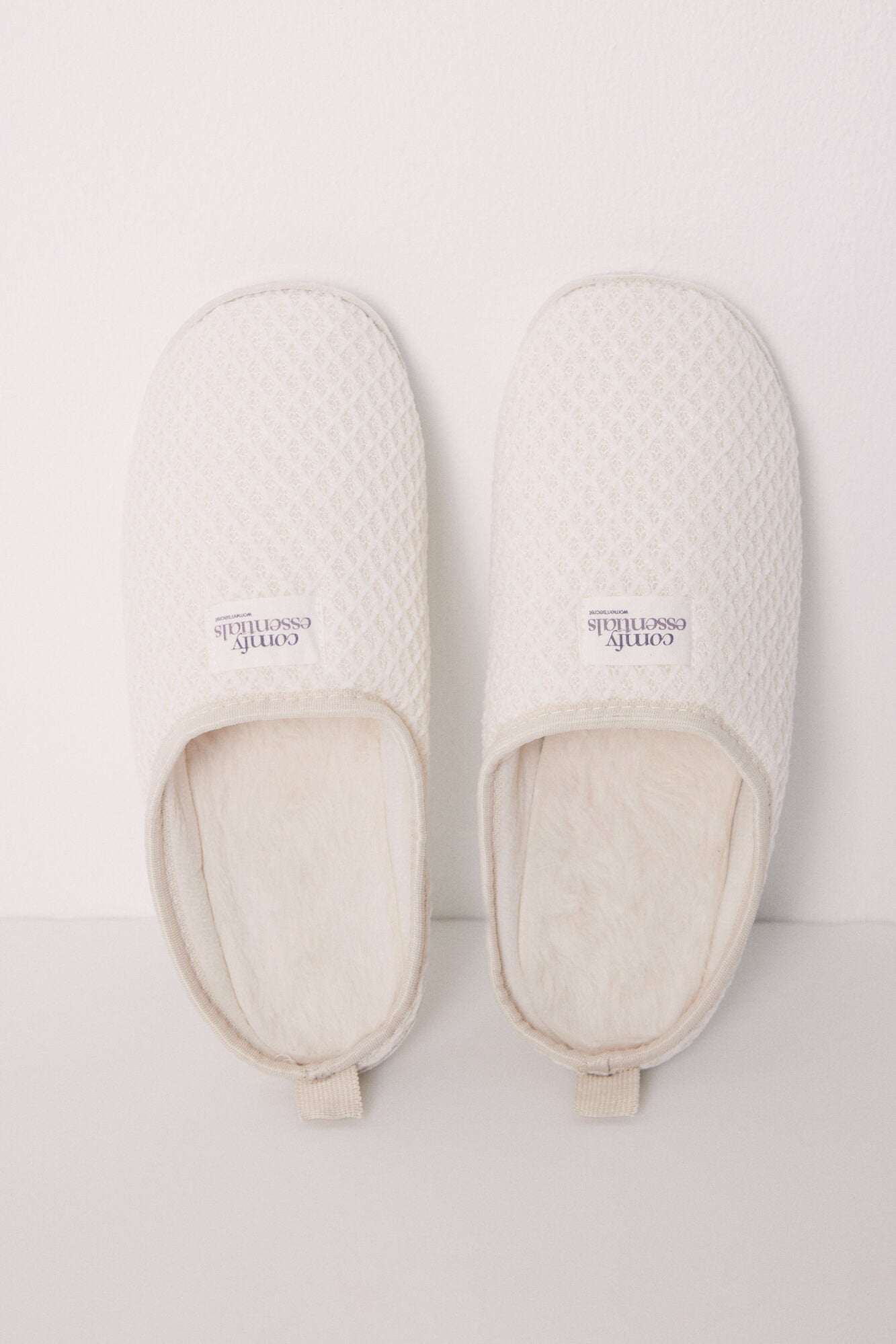 Ivory Chenilla House Slippers_02