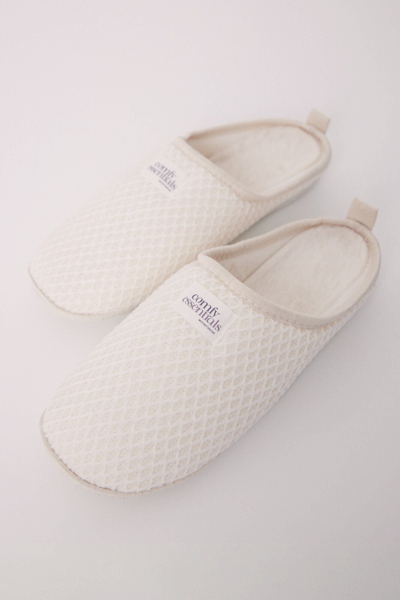 Ivory Chenilla House Slippers_05