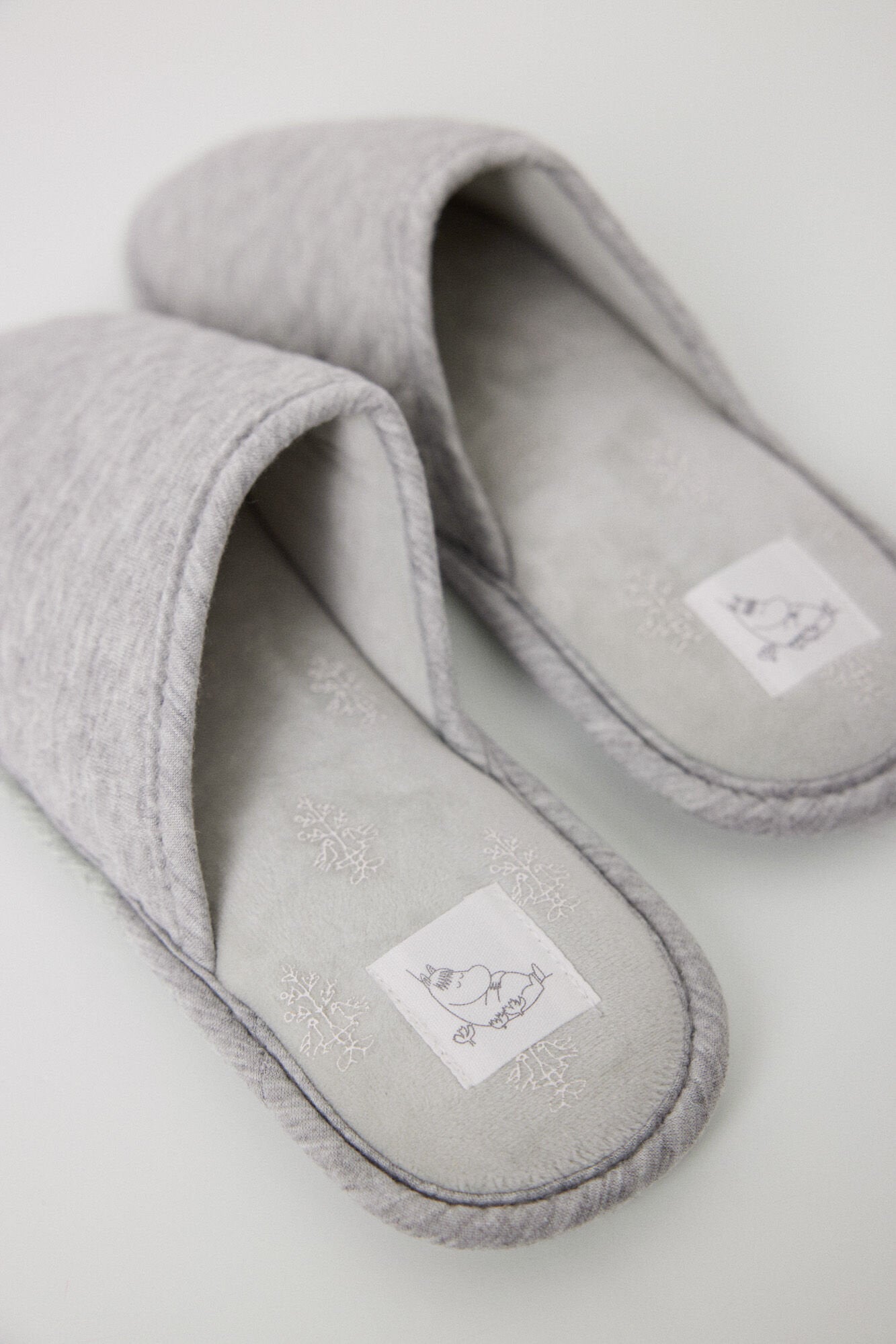 Women Secret_Moomin Grey Slippers_4999670_42_02